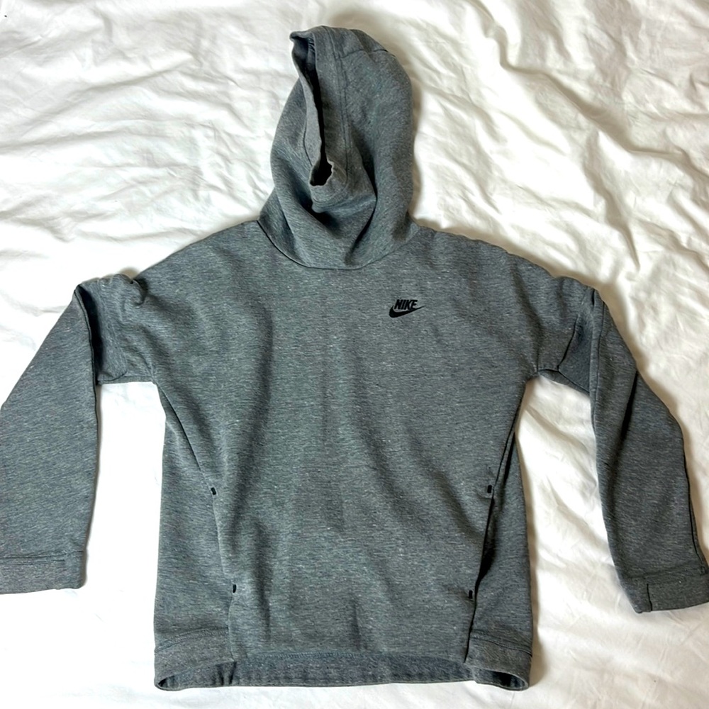 Nike Women’s Dri Fit Work Out Hoodie Sweatshirt Spell Out With Pockets